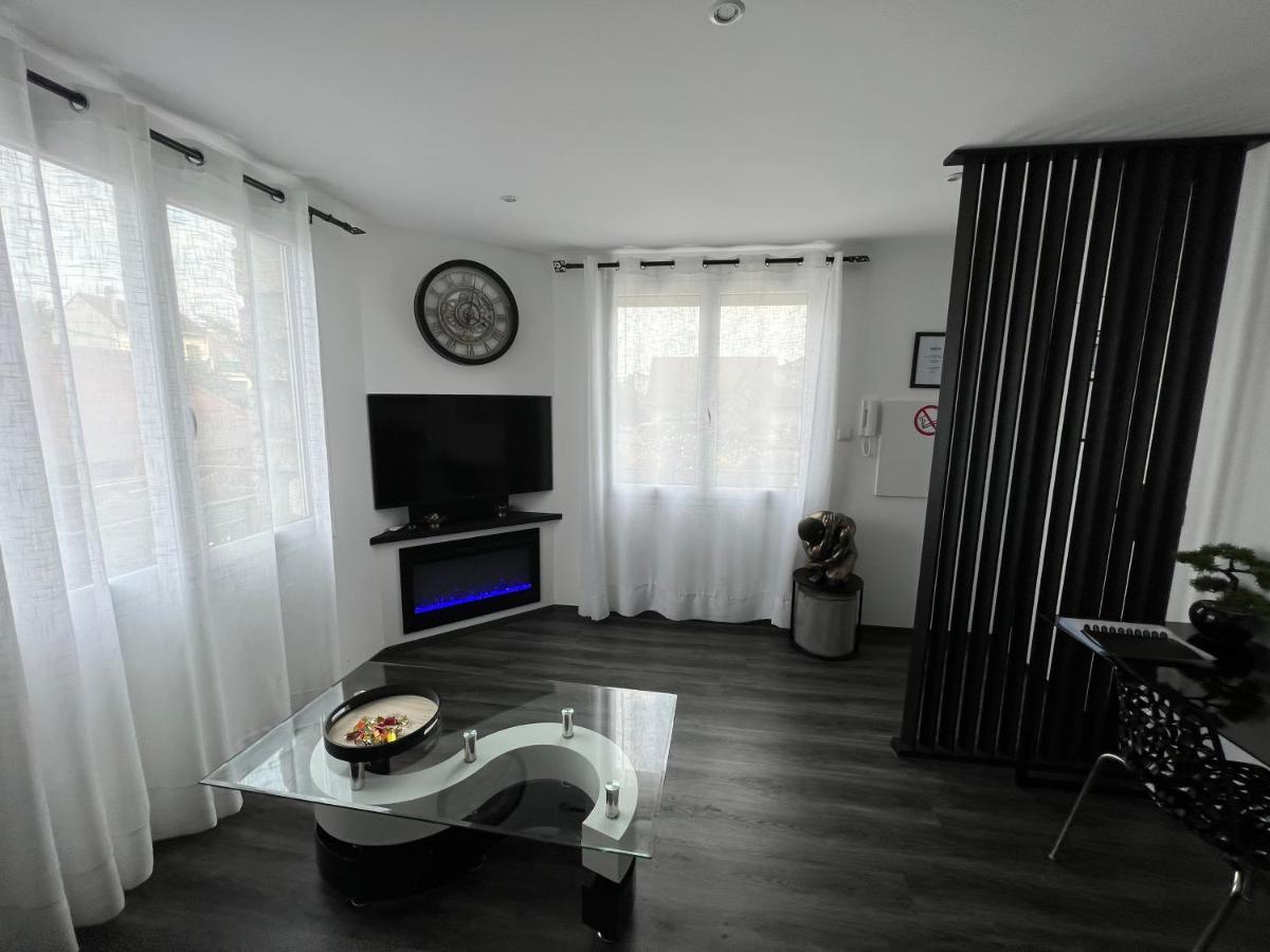 Appart De Luxe Tout Confort Jusqu A 4 Personnes Apartment Triel-sur-Seine Exterior photo